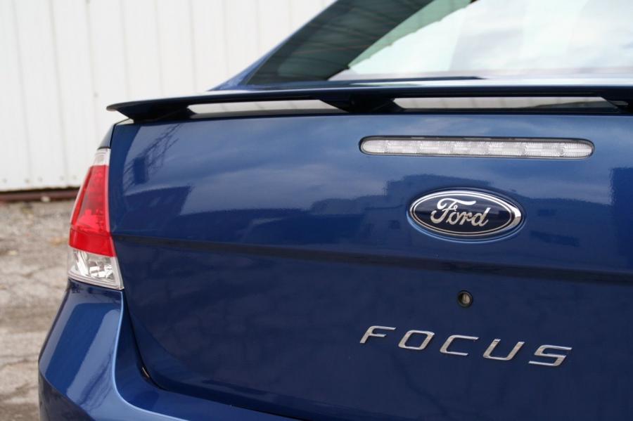  Ford Focus SES Coupe 2008 года  (фото 31 из 44)